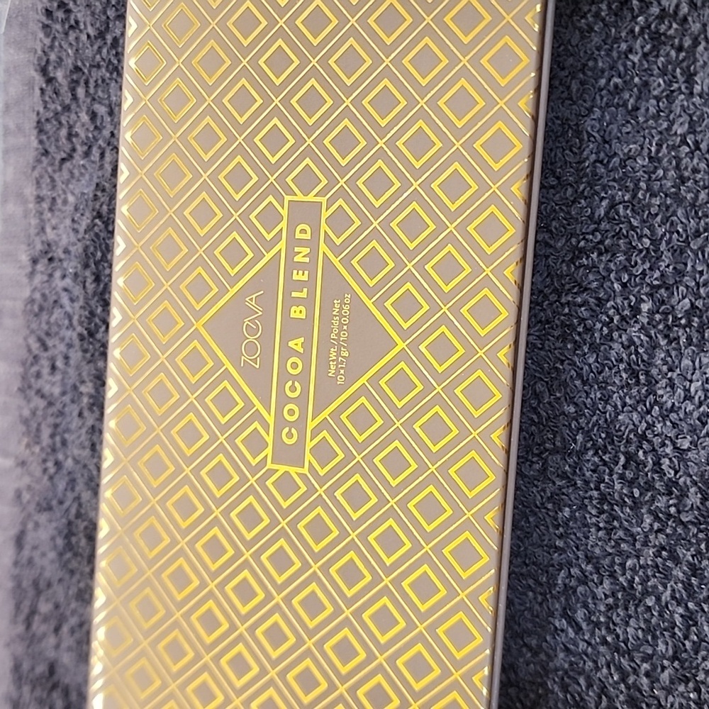 ZOEVA Selected With Love Eyeshadow Palette - Cream, Brown, Gold - Picture 2 of 4